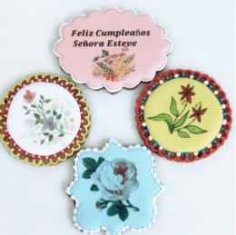 Conjunto de galletas con flores