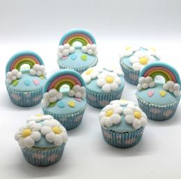 CUPCAKES ARCOIRIS Y FLORES