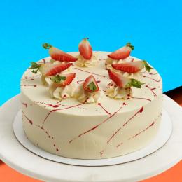 Tarta blanca de Coco y Fresas