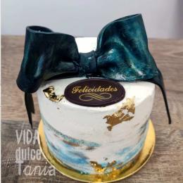 Tarta lazo con oro