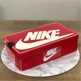 Tarta NIKE