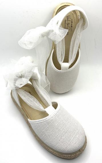 Foto 1006- valenciana blanca atada lazo  tul VULPEQUES