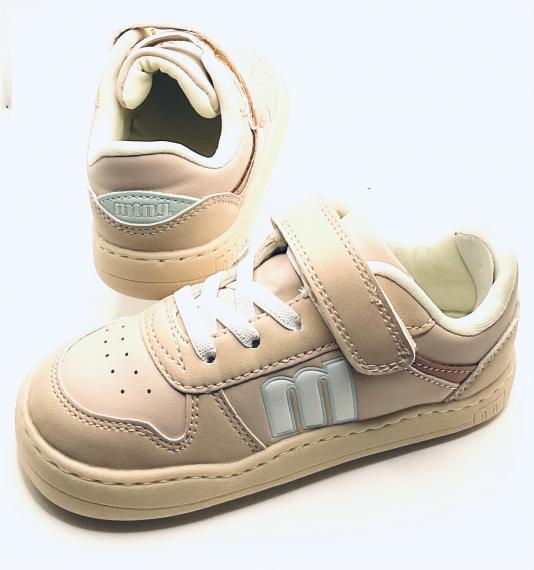 Foto 49313 deportiva nude MUSTANG