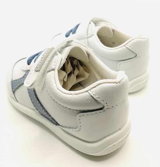 Foto Deportiva blanco / azul de Zapy