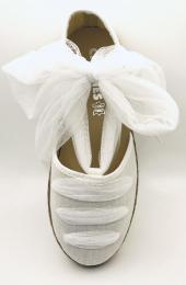 Esparto, cintas cruzadas de tul blanco chuches