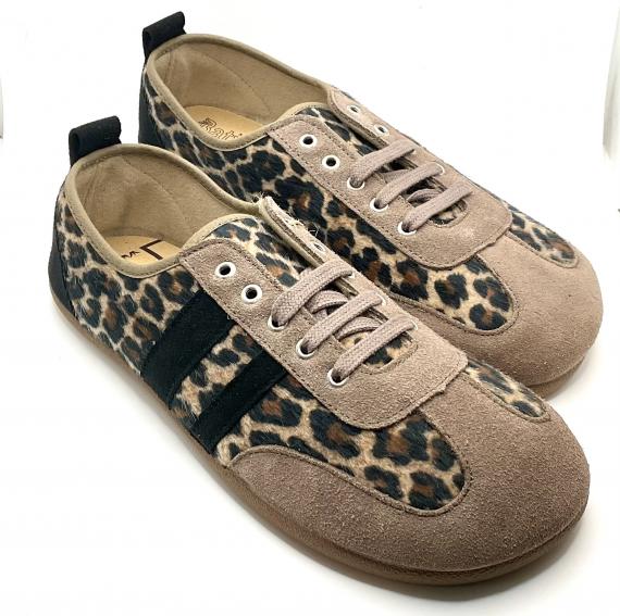 Foto Tenis deportivo barefoot animal print de  batilas