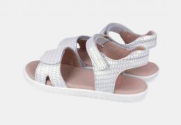262430 sandalia blanca y plata Garvalin