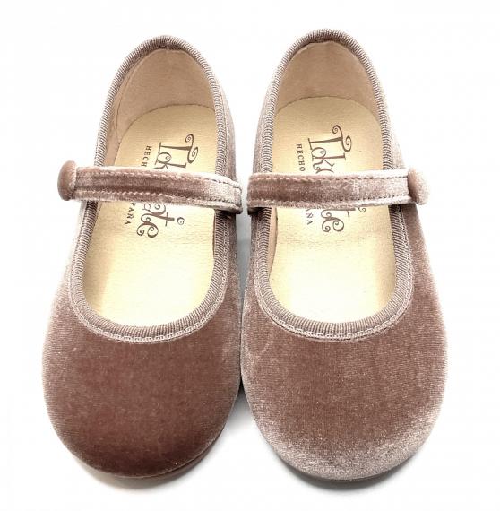 Foto Merceditas, terciopelo, maquillaje, con cierre de velcro y botón de tokolate