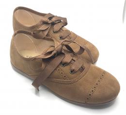 Blucher picado cuero de tokolate