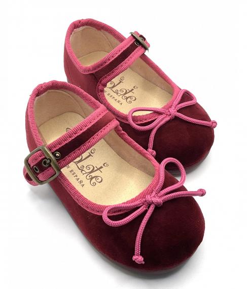 Foto Mercedes lazo guinda TOKOLATE