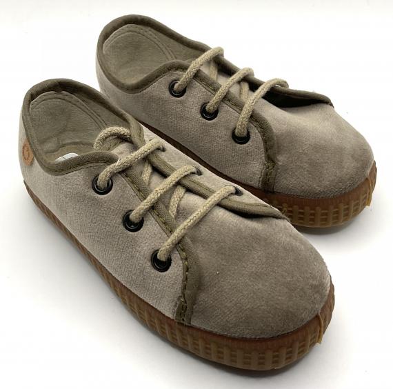 Foto 388465 BASKETS de  la cadena piedra