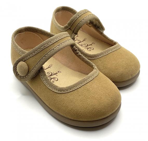 Foto Mercedes botín camel de TOKOLATE