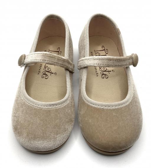 Foto Merceditas, terciopelo, botón forrado, color beigs de chocolate