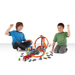 Autotrack Hot Wheels  Curvas pronunciadas 