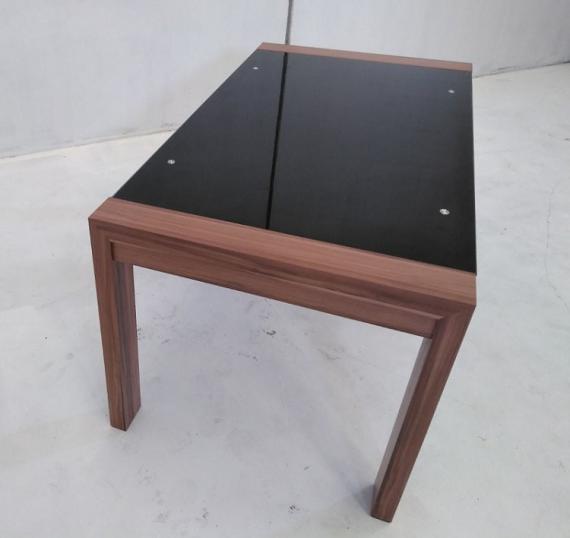 Foto Mesa baja en metal, madera y cristal - Tec