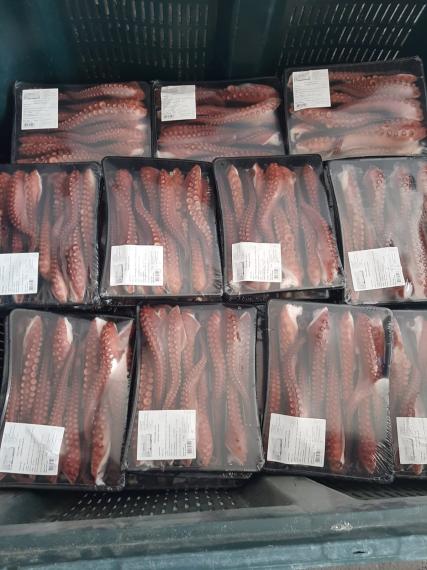 Foto PATA PULPO XXL +300 GR PASTEURIZADA,Caja 2.5 kg.