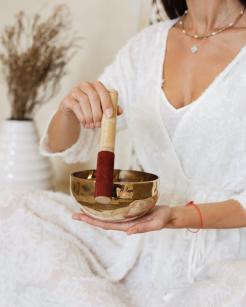 Hangtál BY VELCHEVA