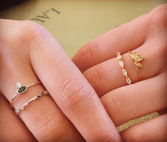Foto Anillo con tres circonitas Oro