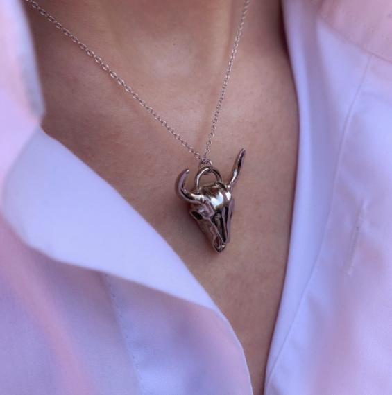 Foto Gargantilla cabeza de búfalo Plata