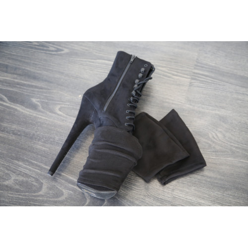 Foto Los protectores para zapatos negros