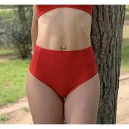 Pantalones cortos brasileño rojo