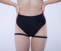 Pantalones cortos con correas negros