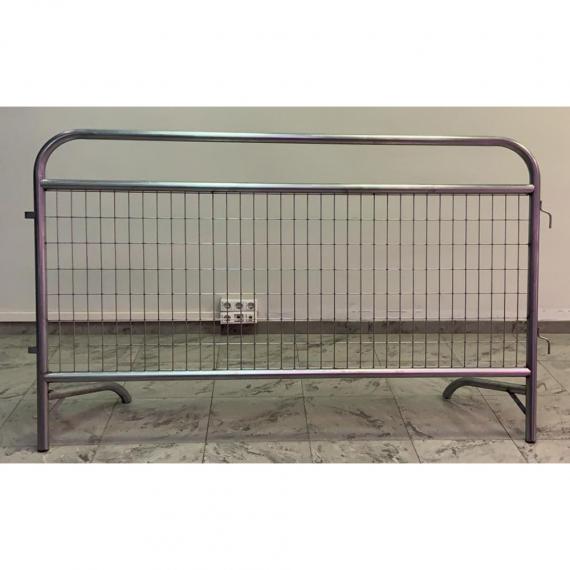 Foto Valla Inclinada Ø40 2x1,2m 2 pies Malla 100x50 mm Doble Travesero Galvanizada