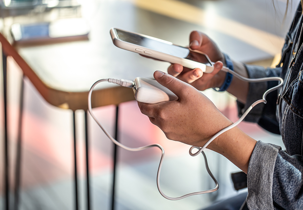 ¿Cómo cargar tu teléfono correctamente para alargar la vida de la batería